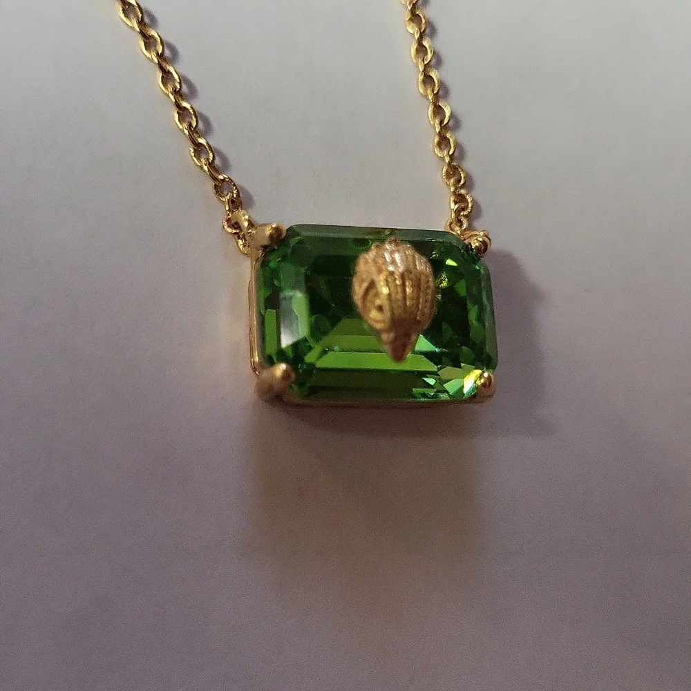 Kurt Geiger Emerald Cut Green Crystal Pendant Necklace - Picture 8 of 11
